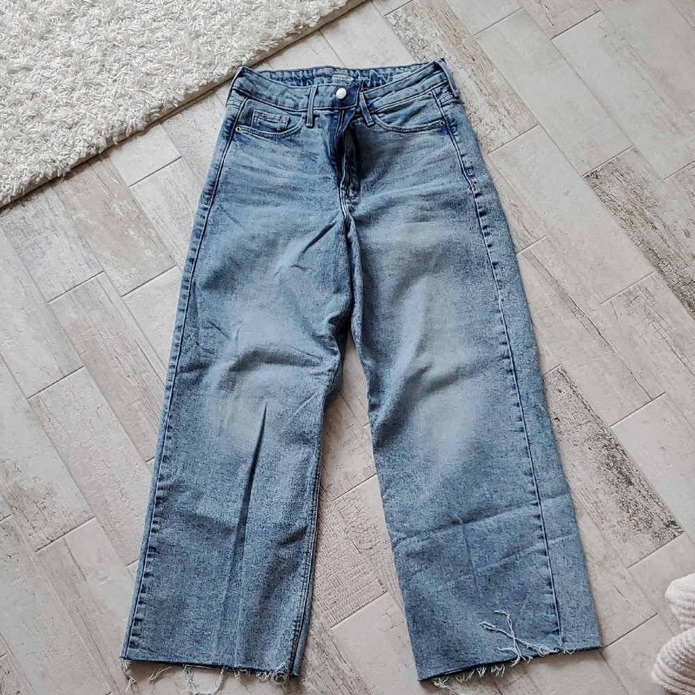 Old Navy Women's 4 Medium Wash Wide Leg Cropped Jeans Raw Hem
